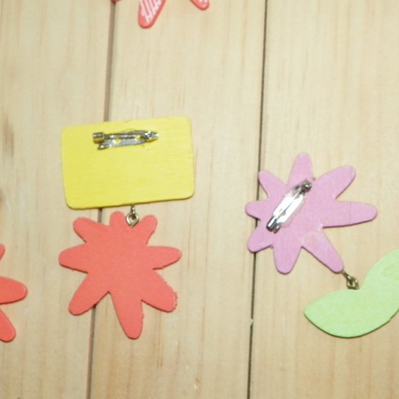 9 Spring Holiday Pins Gift - Picture 8 of 9